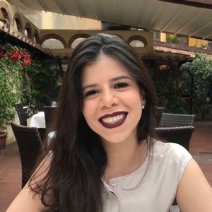 Meet your Posher, Lucila